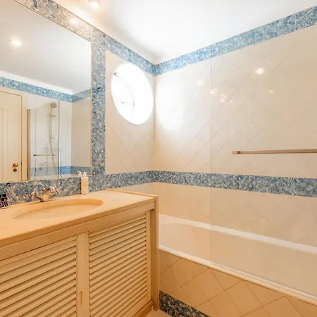 Apartmán Guestready - Sunny Retreat Near Boca Do Inferno *