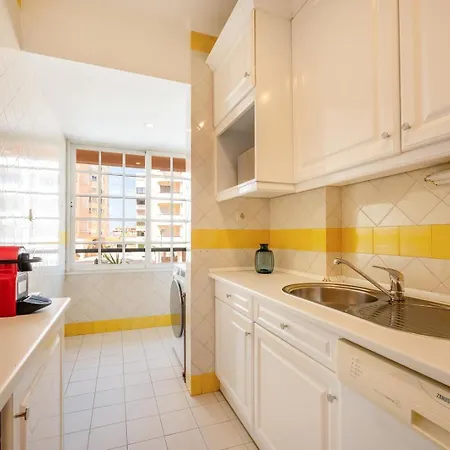 Apartmán Guestready - Sunny Retreat Near Boca Do Inferno